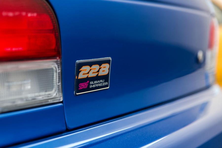 Детали экстерьера Subaru Impreza 22B STi 1998 года  (фото 10 из 21)